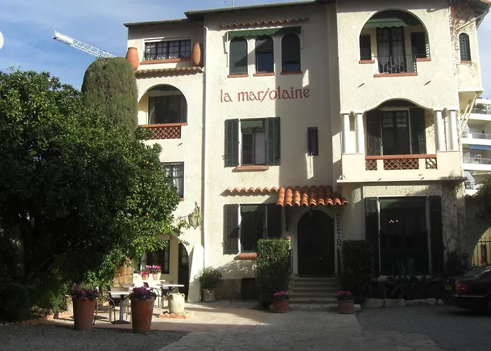 玛尔乔莱娜酒店 酒店 2*