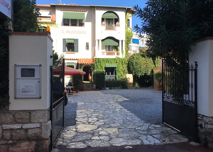 מלון La Marjolaine 2*